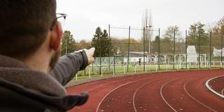 Sanierungsbedürftiger Sportplatz in Saarlouis (Foto: SR)