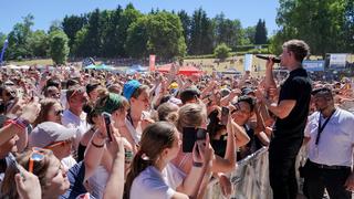 Moritz Garth beim SR Ferien Open Air St. Wendel 2019 auf der Bühne (Foto: UNSERDING/Dirk Guldner)