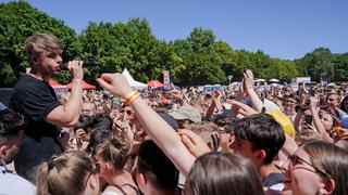 Moritz Garth beim SR Ferien Open Air St. Wendel 2019 auf der Bühne (Foto: UNSERDING/Dirk Guldner)