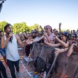 Max Giesinger im Bühnengraben beim SR Ferien Open Air St. Wendel (Foto: UNSERDING/Dirk Guldner)