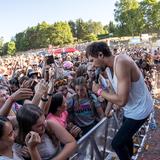 Max Giesinger auf der Bühne beim SR Ferien Open Air St. Wendel (Foto: UNSERDING/Dirk Guldner)