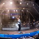 Max Giesinger auf der Bühne beim SR Ferien Open Air St. Wendel (Foto: UNSERDING/Dirk Guldner)