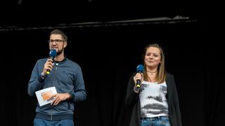 Thurie und Jonas vor dem Auftritt von Nico Santos beim SR Ferien Open Air in St. Wendel (Foto: Dirk Guldner)