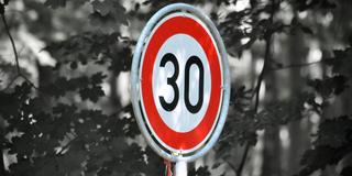 Ein Tempo-30-Schild (Foto: pixabay/doanme)
