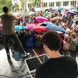 Manu Meter auf der Halberg Open Air Schultour bei der Gemeinschaftsschule Sonnenhügel in Völklingen (Foto: Mattheo Schwanengel/Freaky Jörn)