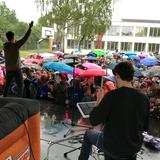 Manu Meter auf der Halberg Open Air Schultour bei der Gemeinschaftsschule Sonnenhügel in Völklingen (Foto: Mattheo Schwanengel/Freaky Jörn)